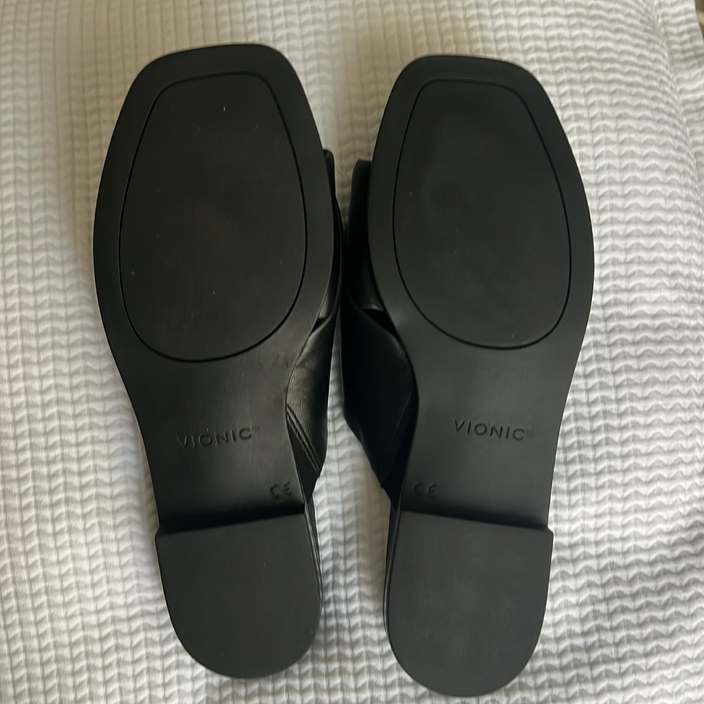 Vionic Miramar Women's Slide Sandal - Picture 4 of 8